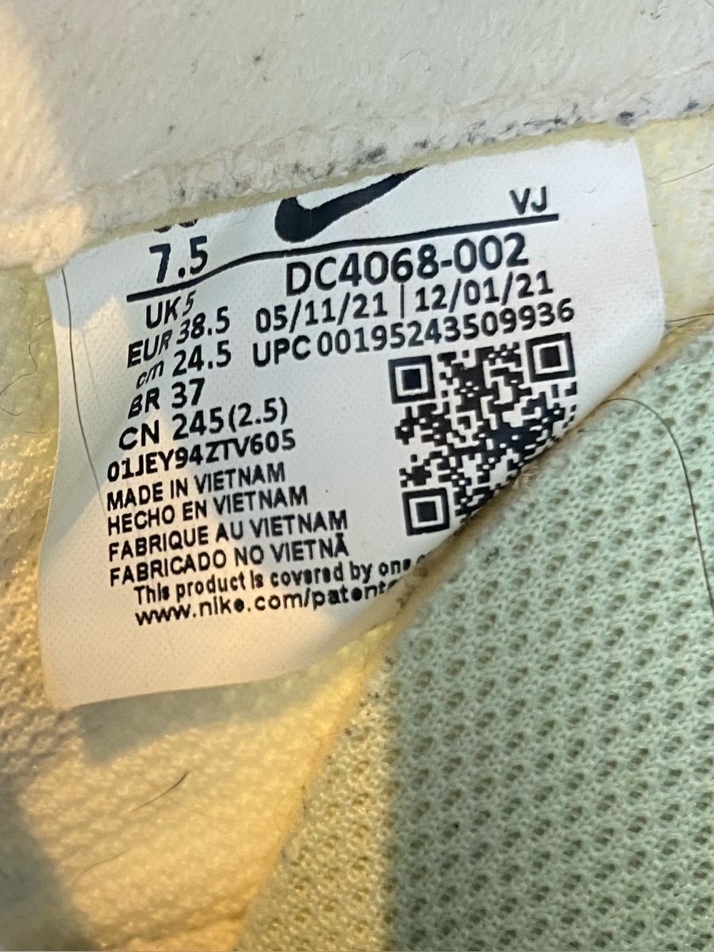 Nike Air Max Dawn, Pistachio Frost and Team Royal, size 7.5 - Picture 7 of 7